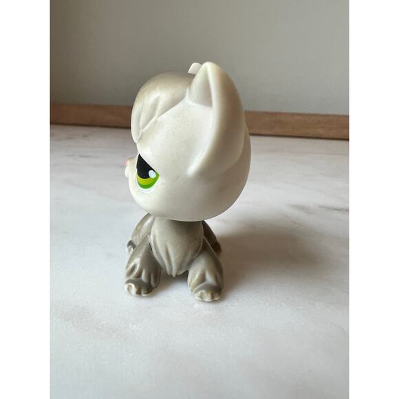 Littlest Pet Shop #20 Angora Cat Gray White Green Eyes G2 LPS Toy Figure 2004 - Picture 3 of 5
